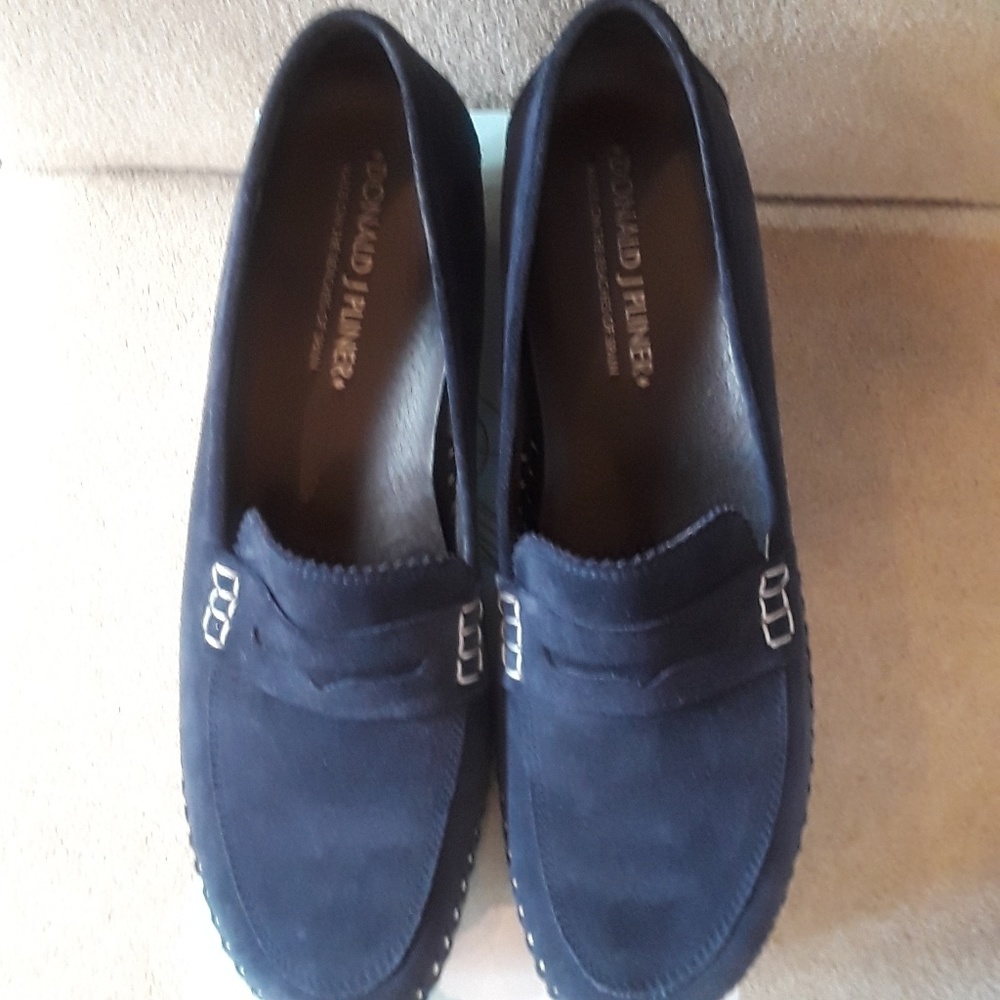 Shoes - Picture 2 of 6